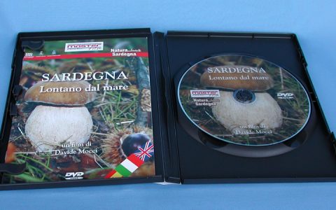 DVD Box nero con libretto.